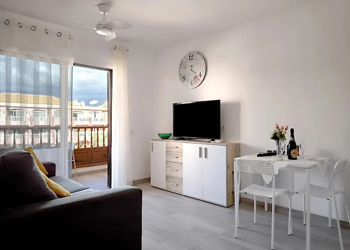 Amber Cristianos - El Cardon Apartment Playa de las Americas (Tenerife)