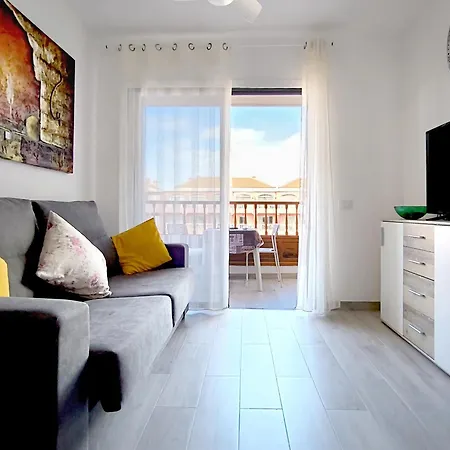 Amber Cristianos - El Cardon Плая-де-лас-Америкас